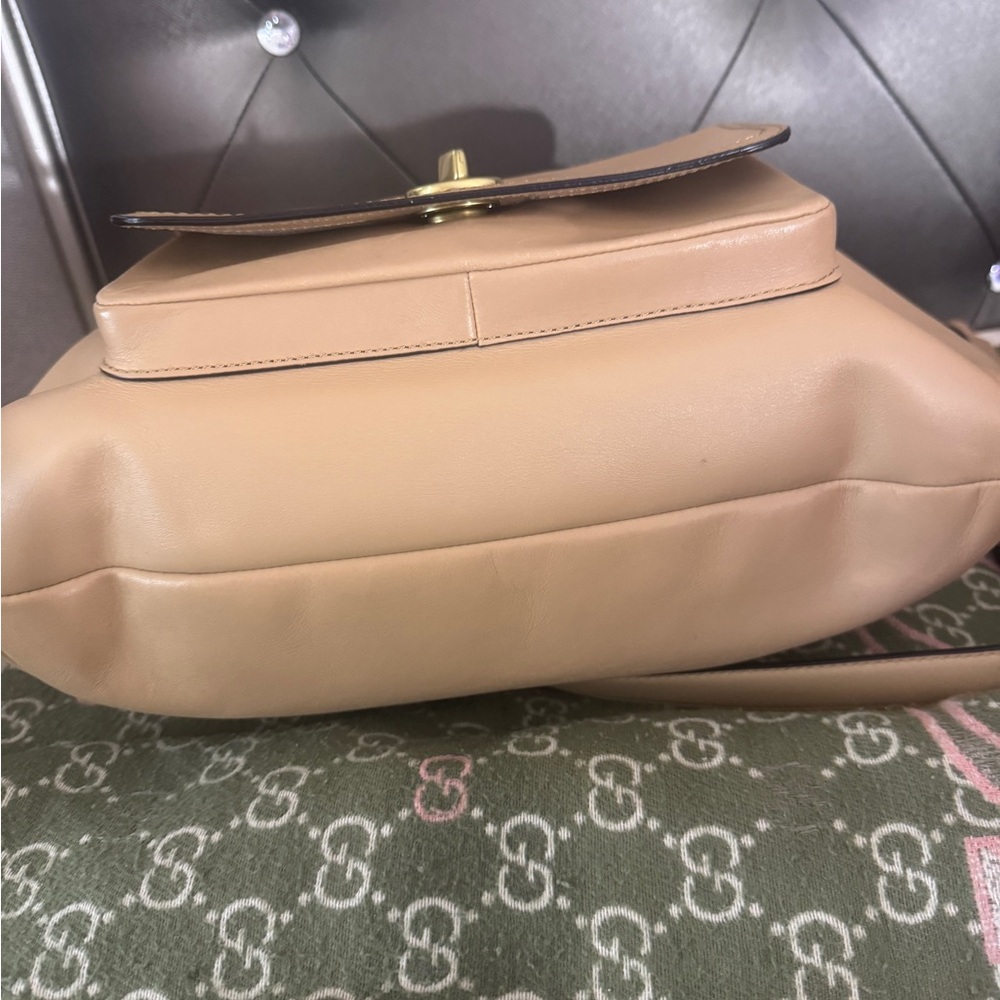 Coach Tan Leather Shoulder Bag with Gold Hardware - Picture 6 of 10